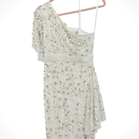 Mac Duggal White One Shoulder Flower Embellished Ruffle Gown NWT $598 Size 2 - Picture 6 of 16